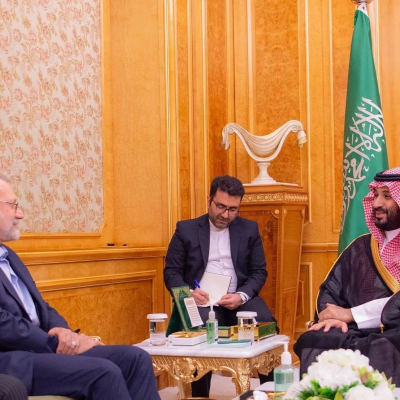 سمو ولي العهد يستقبل الأمين العام للمجلس الأعلى للأمن القومي الإيراني