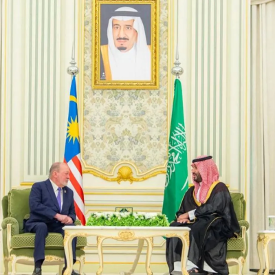 تعزيز العلاقات السعودية الماليزية: لقاء ولي العهد وملك ماليزيا