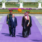 تعزيز العلاقات السعودية الماليزية بزيارة ملكية