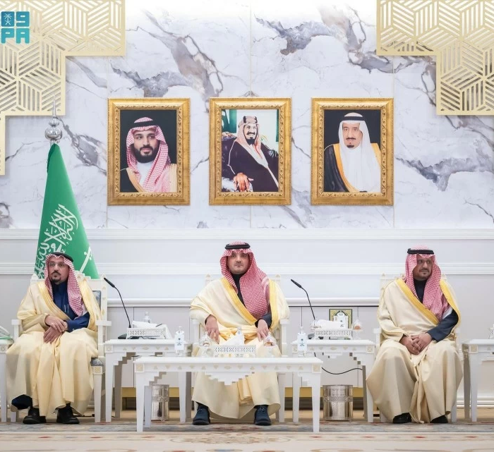 وزير الداخلية ينقل تحيات القيادة لأهالي القصيم