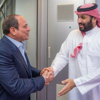 ولي العهد يستقبل الرئيس المصري في جدة لتعزيز العلاقات