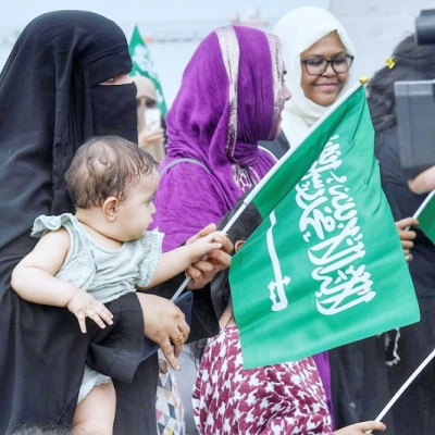 خادم الحرمين يوجه باستضافة العالقين الخليجيين في المملكة