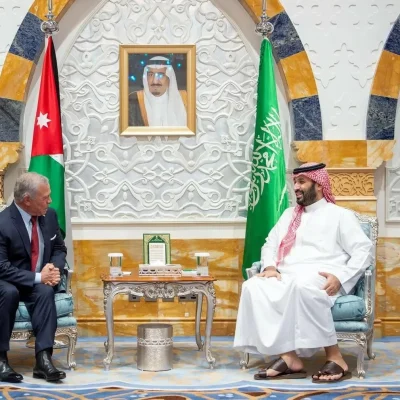 ولي العهد يلتقي ملك الأردن لبحث أمن واستقرار المنطقة