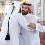 أمير دولة قطر يغادر جدة وولي العهد في مقدمة مودعيه