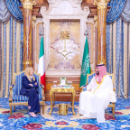 ولي العهد يناقش التوترات الإقليمية مع ميلوني والرياضة مع الفيفا