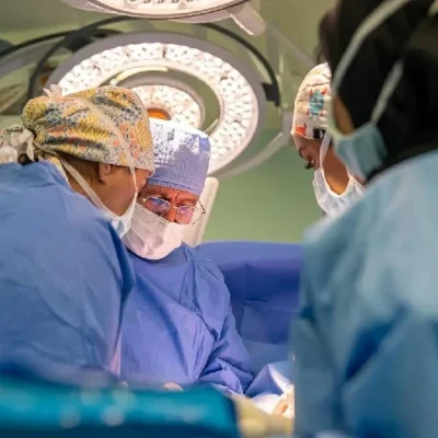 إنجاز طبي: نجاح عملية فصل توأم ملتصق سعودي بالرياض
