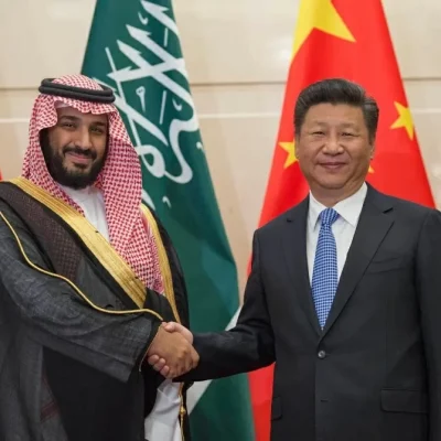 ولي العهد والرئيس الصيني يبحثان حل صراعات الشرق الأوسط