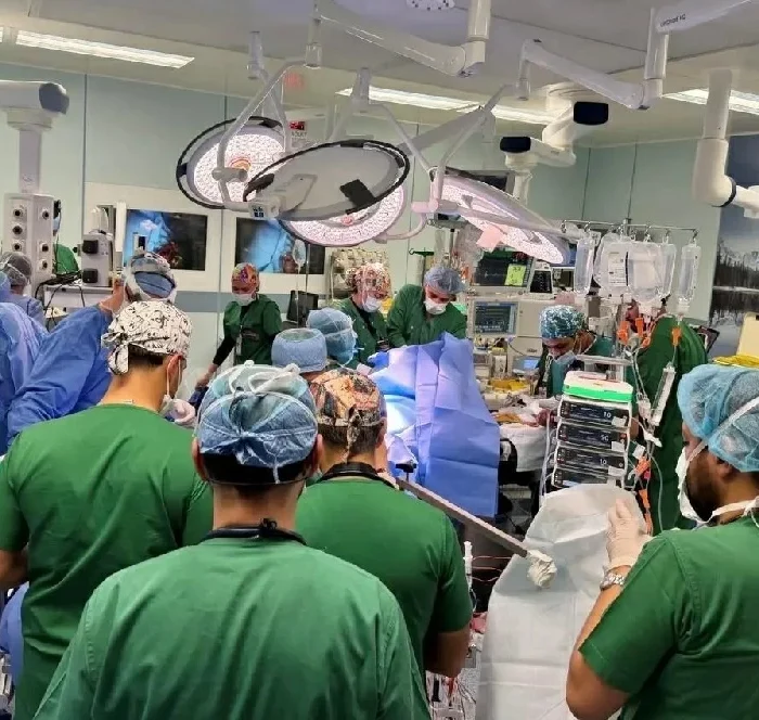 نجاح عملية فصل التوأم الملتصق الفلبيني كليا وموريس آن