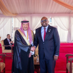 الخريجي يلتقي وزير خارجية بوتسوانا بـ حفل تنصيب رئيس أوغندا