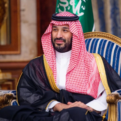 ولي العهد يتسلم تكريم الملك سلمان لدعمه جمعيات تحفيظ القرآن