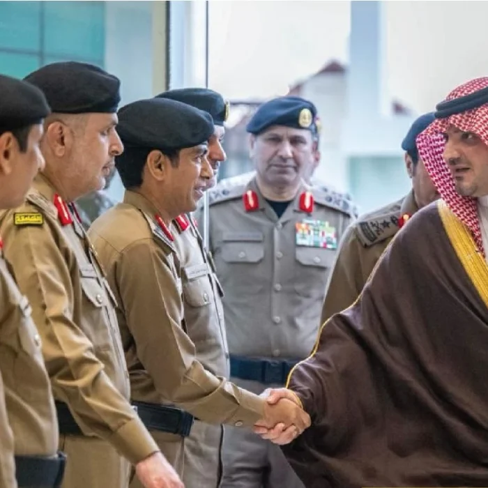 وزير الداخلية يتفقد مركز القيادة والسيطرة لأمن الحج