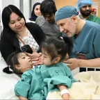 تفاصيل عملية فصل التوأم الملتصق الفلبيني أوليفيا وجيانا بالرياض