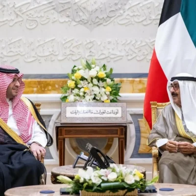 أمير دولة الكويت يستقبل الأمير تركي بن محمد بن فهد
