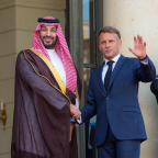 لقاء ولي العهد والرئيس الفرنسي: تعزيز الشراكة الإستراتيجية