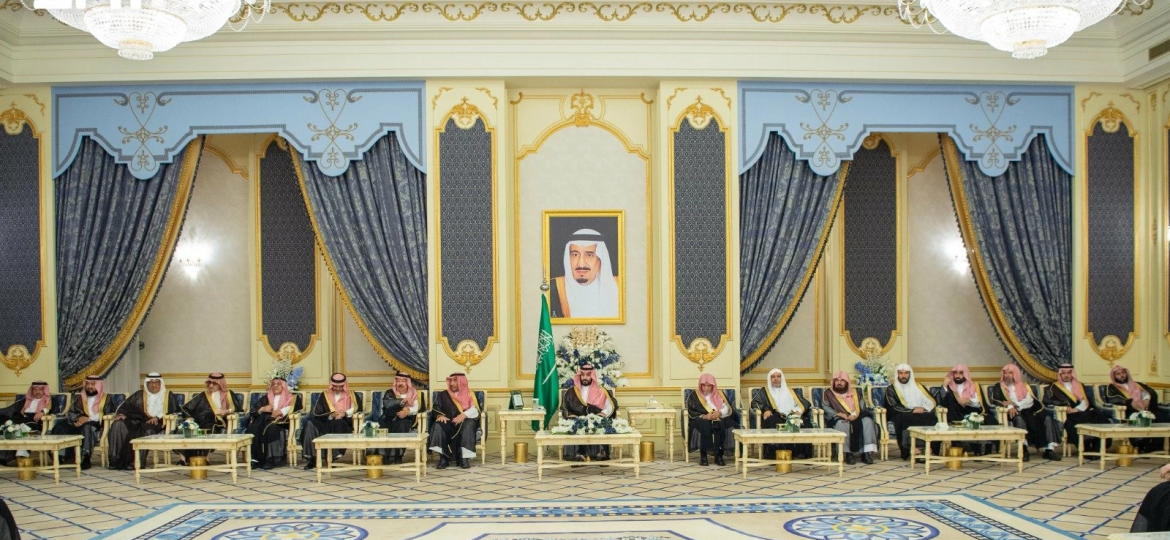 ولي العهد يستقبل الأمراء والمواطنين في قصر السلام بجدة