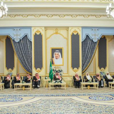 ولي العهد يستقبل الأمراء والمواطنين في قصر السلام بجدة
