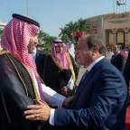 ولي العهد يبعث برقية شكر للرئيس المصري بعد مغادرة القاهرة
