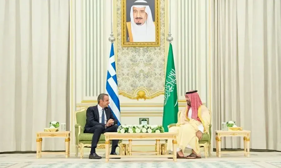 ولي العهد يبحث تعزيز العلاقات السعودية اليونانية بالرياض